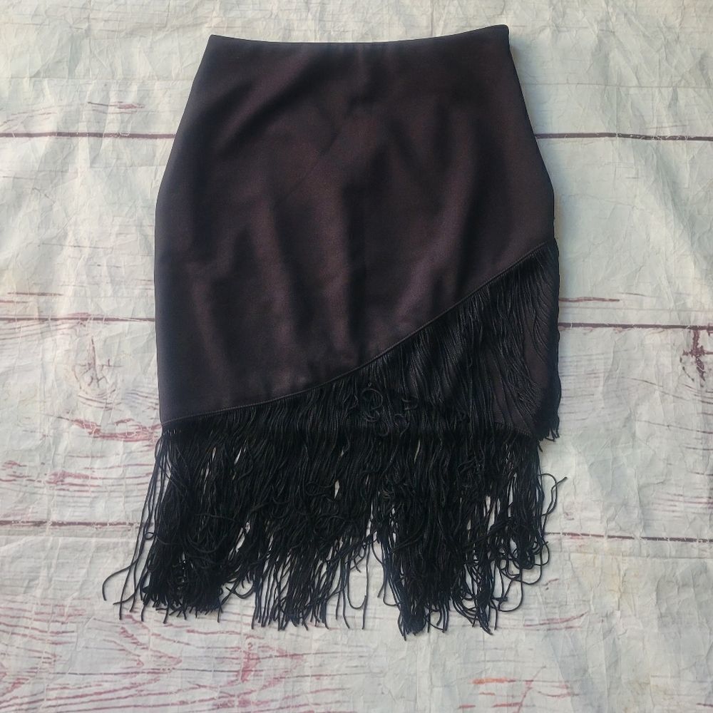 ‎ASTR Asymmetrical Fringse Skirt Size Small NWT